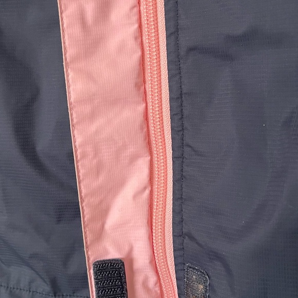 VINEYARD VINES Stow & Go Navy Blue with Pink Accents Raincoat - XS - flawed - Picture 6 of 15
